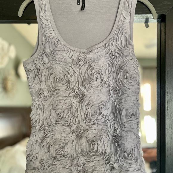 Gorgeous floral application top size S - Picture 1 of 3